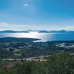 Сasa de vacaciones 4 Bedroom Awesome In *