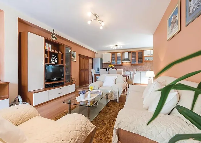 4 Bedroom Gorgeous In