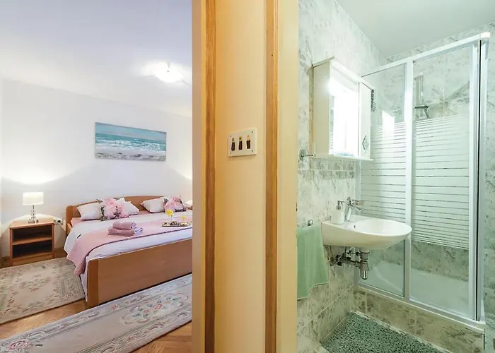 4 Bedroom Gorgeous In