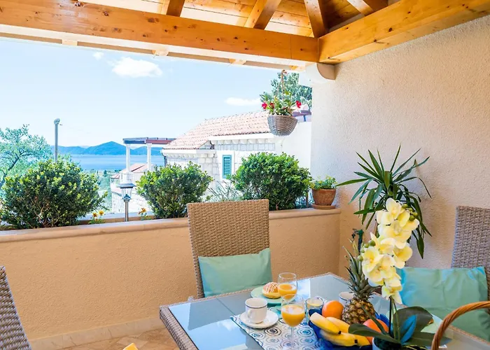 4 Bedroom Gorgeous In Banići