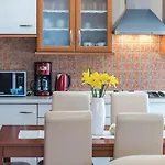 4 Bedroom Cozy Home In Banici
