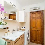 4 Bedroom Awesome In Dom wakacyjny Banići